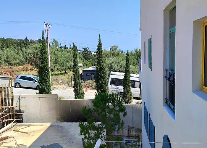 Apart Otel Melina 3*